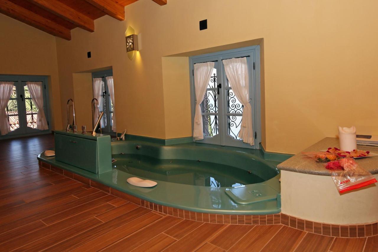 Palazzo Del Vicere Aparthotel เลซเซโน ภายนอก รูปภาพ