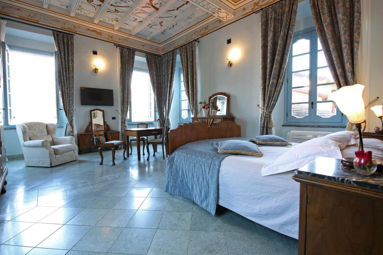 Palazzo Del Vicere Aparthotel เลซเซโน ภายนอก รูปภาพ