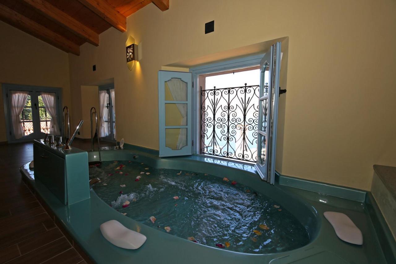 Palazzo Del Vicere Aparthotel เลซเซโน ภายนอก รูปภาพ