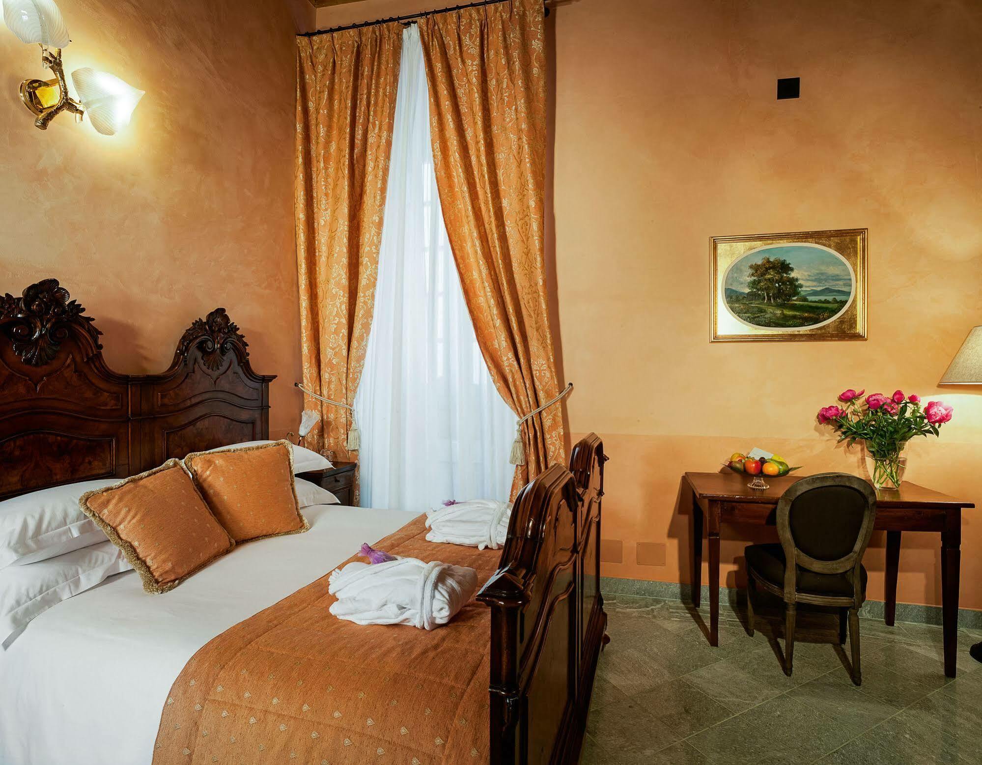 Palazzo Del Vicere Aparthotel เลซเซโน ภายนอก รูปภาพ
