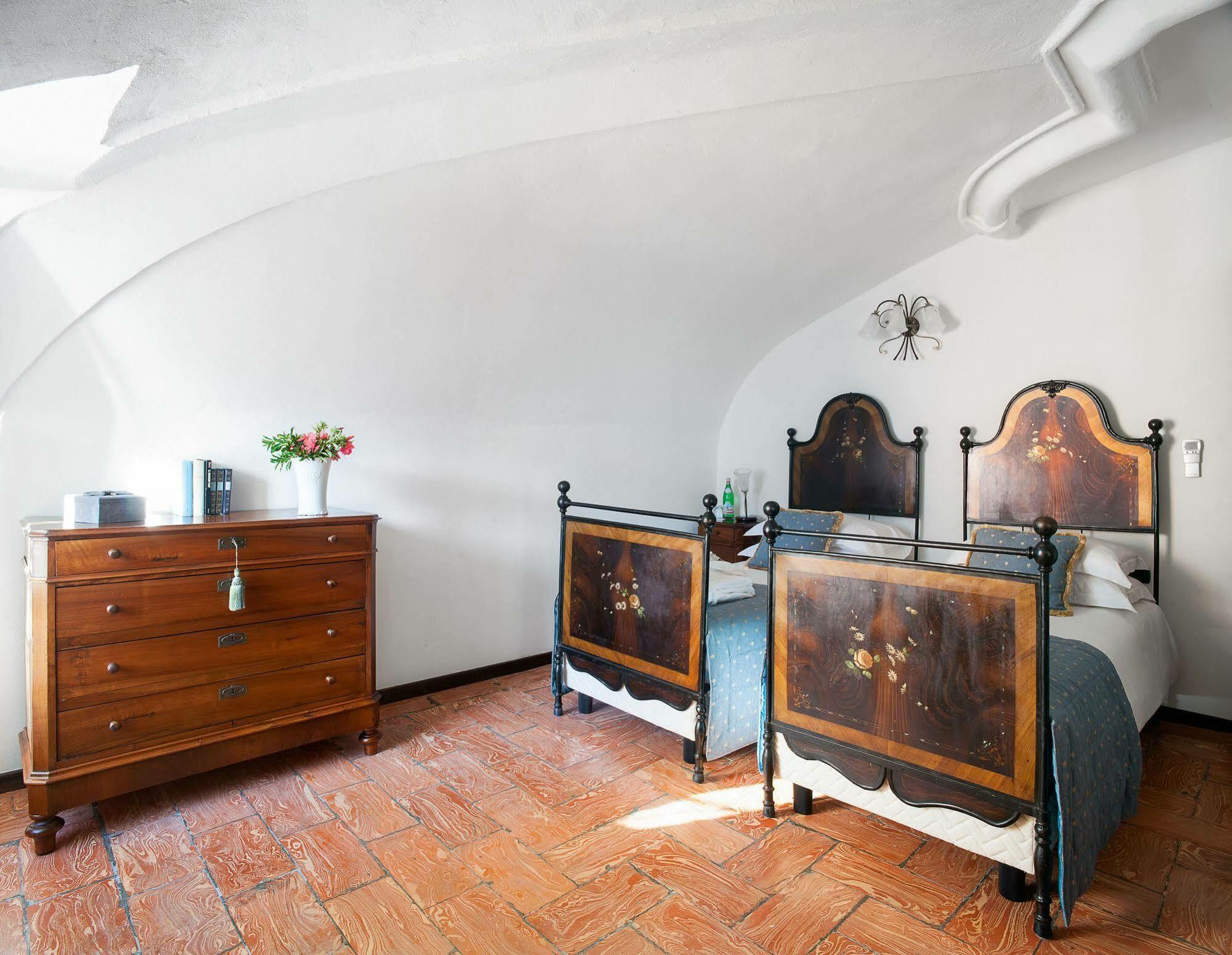Palazzo Del Vicere Aparthotel เลซเซโน ภายนอก รูปภาพ